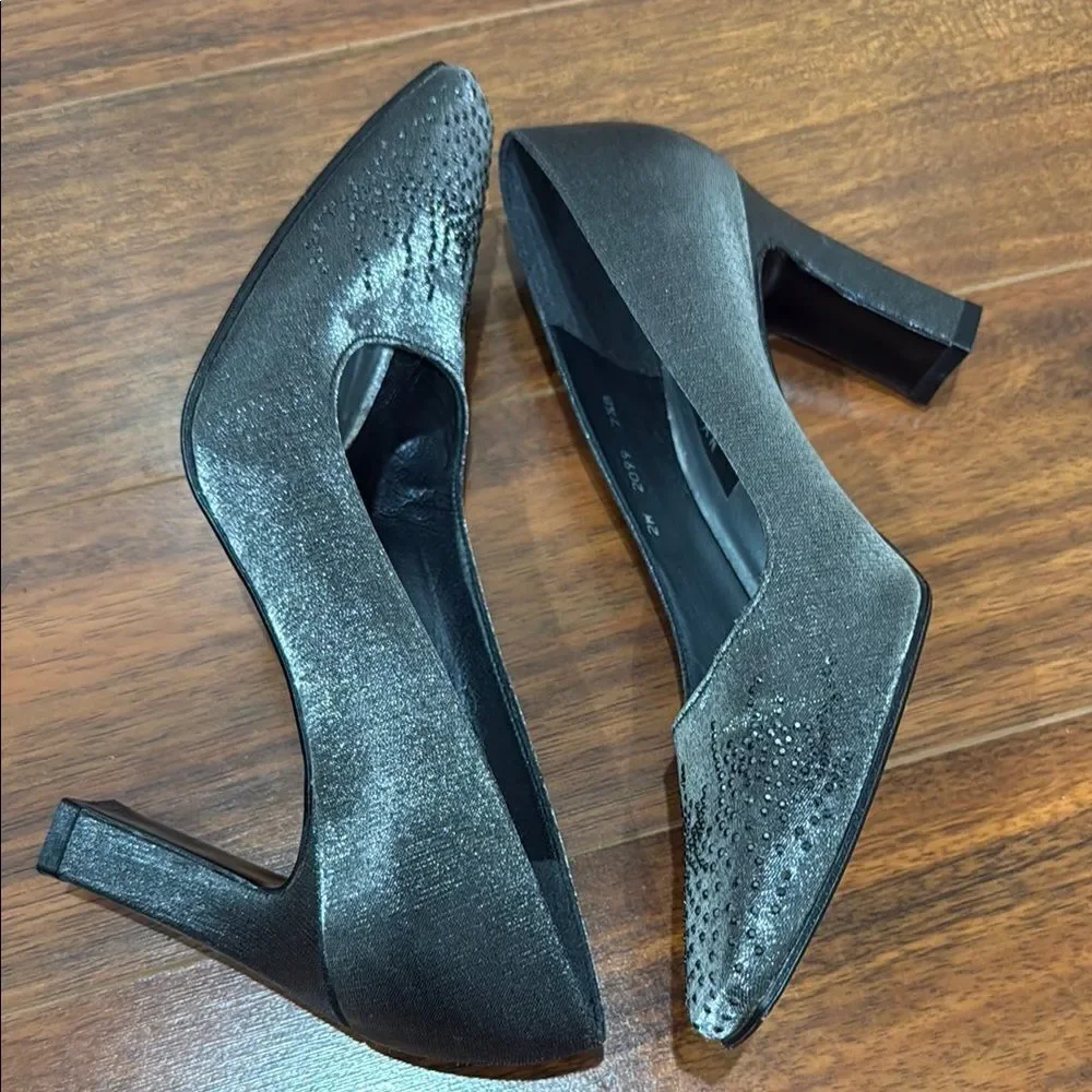 Stuart Weitzman Silver Pewter Jeweled  Heels with Metallic Finish Size 7 1/2